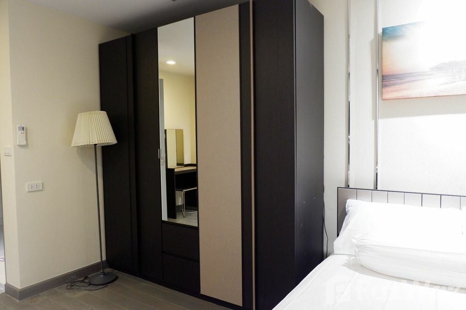 picture a-lifetime opportunity. "Unwind in the Mirage Sukhumvit 27: Paradise Lost, Paradise Found" - 10/12