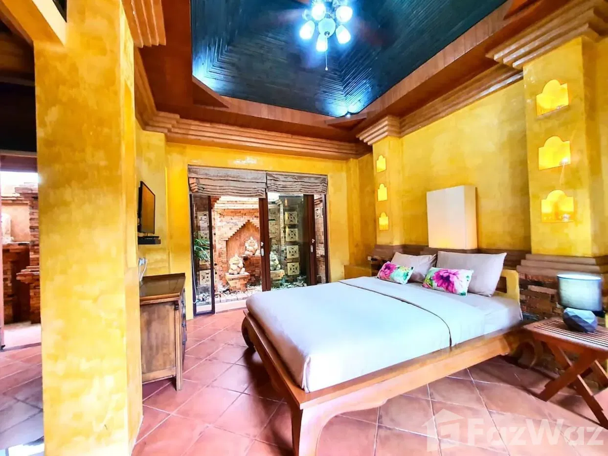 picture Stunning Balinese - Style Villa For Sale - 10/24
