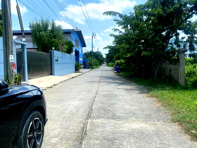 ที่ดิน บางบัวทอง นนทบุรี : ขายด่วน ที่ดินเปล่า 200 ตร.ว. หมู่บ้านปิ่นทองแลนด์ แฟคทอรี่ อ.บางบัวทอง จ.นนทบุรี ราคาดี