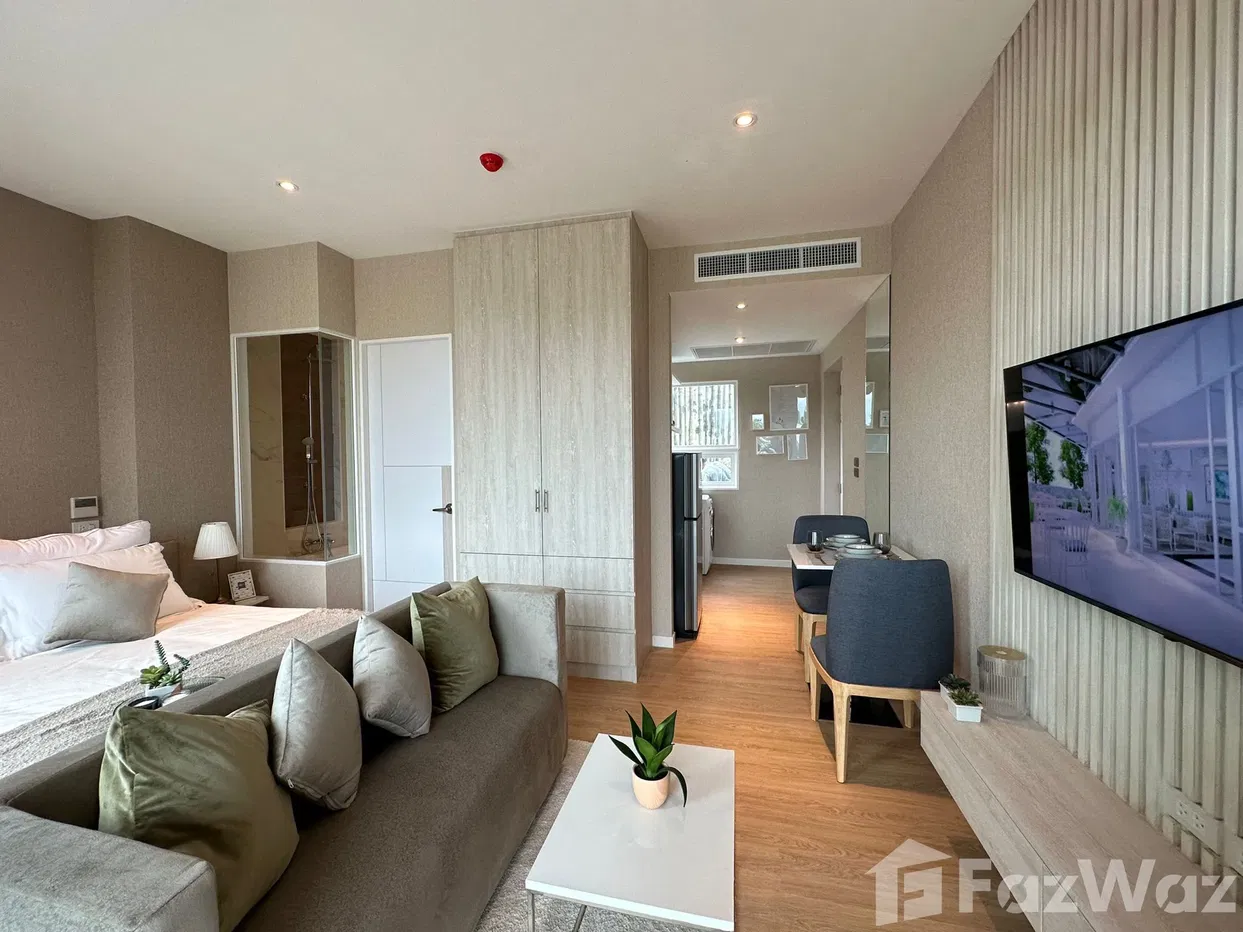 picture Unique Beachfront Seaview Studio Unit Condo For Sale - 6/6