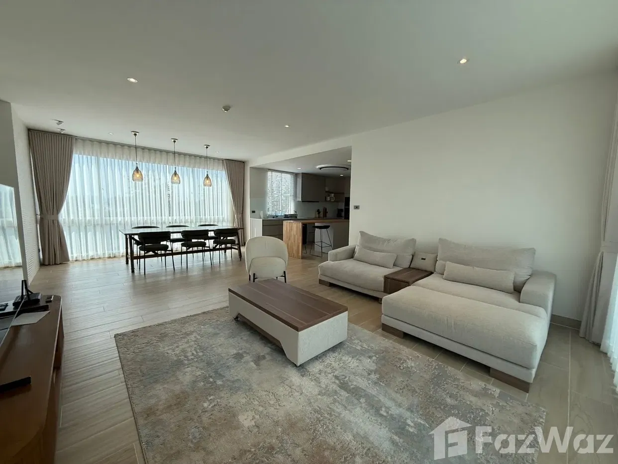 picture Newly Renovate 3 bedroom Condo at The Breeze - 2/39