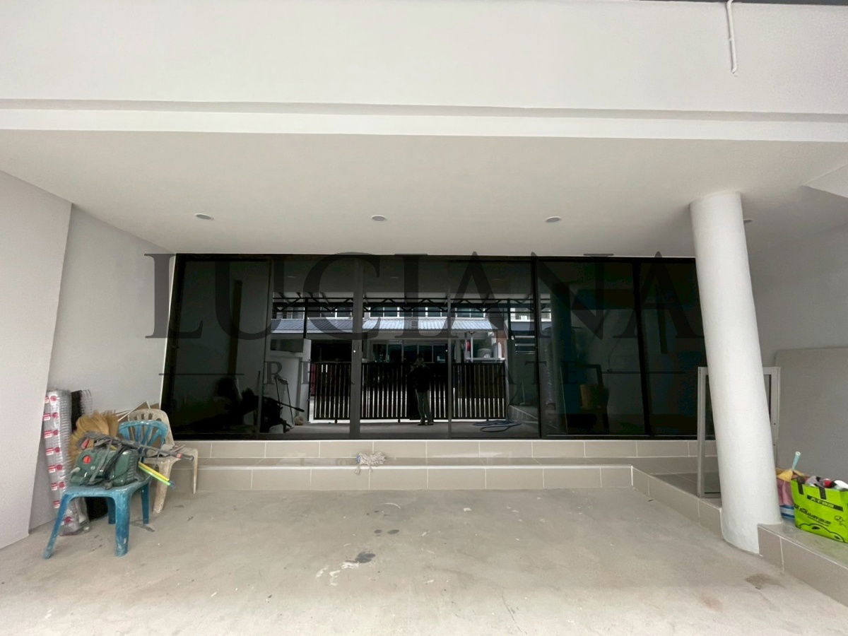 รูป 🏡 ให้เช่าทาวน์โฮม 3 ชั้น หลังมุม ใกล้ MRT สุทธิสาร ทำเลทองสำหรับอยู่อาศัย & โฮมออฟฟิศ! ✨ - รูปที่ 3/15