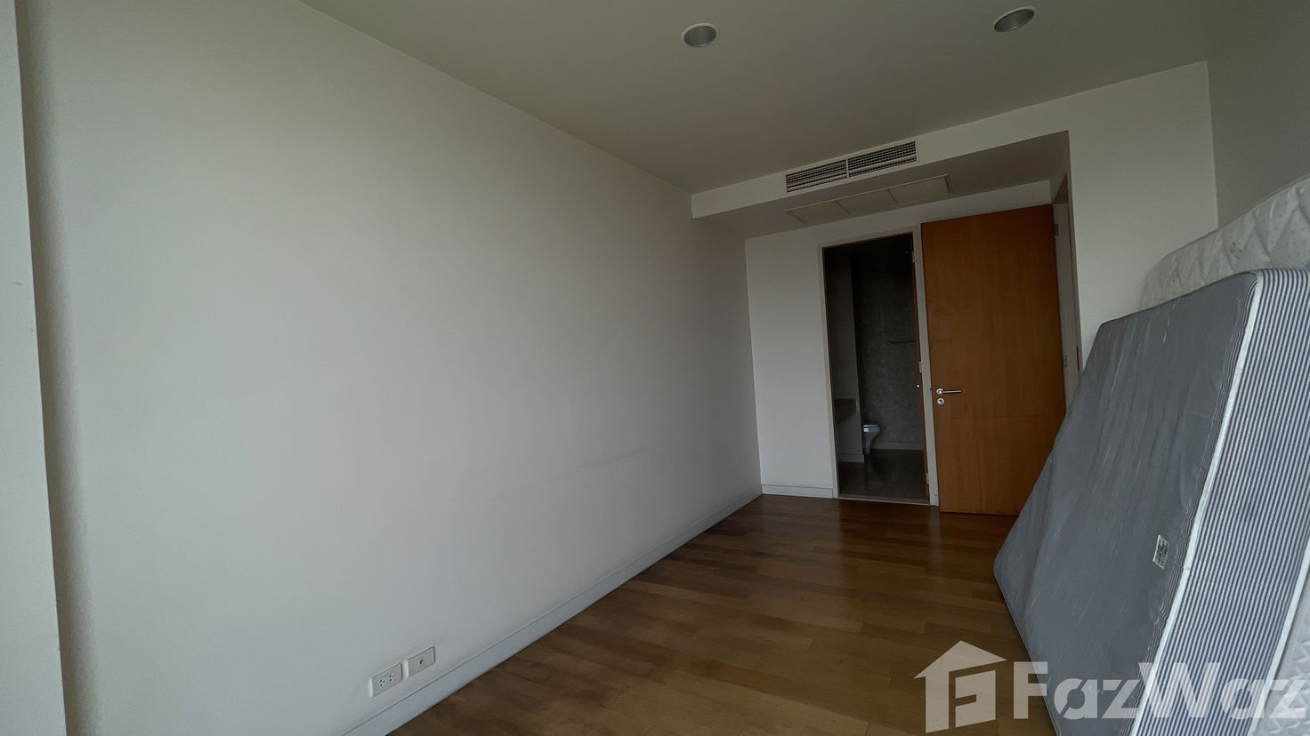 picture Two Bedrooms Condo for sale - 17/17
