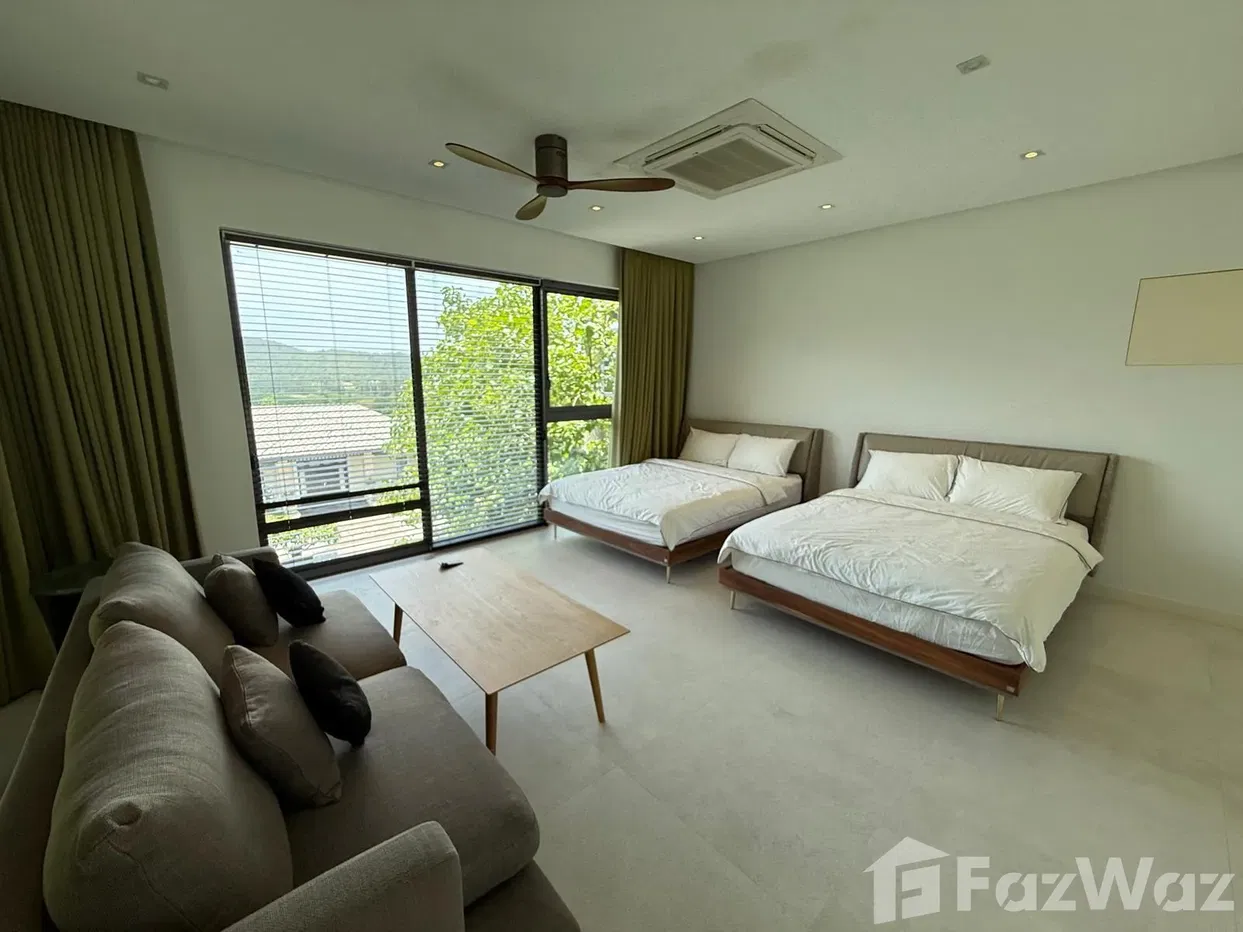 picture Exceptional 4-Storey Villa at Black Mountain Golf Resort - 26/83