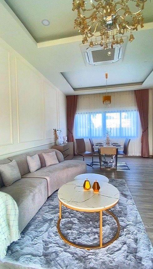 picture  Large single-storey detached house for sale - 6/20