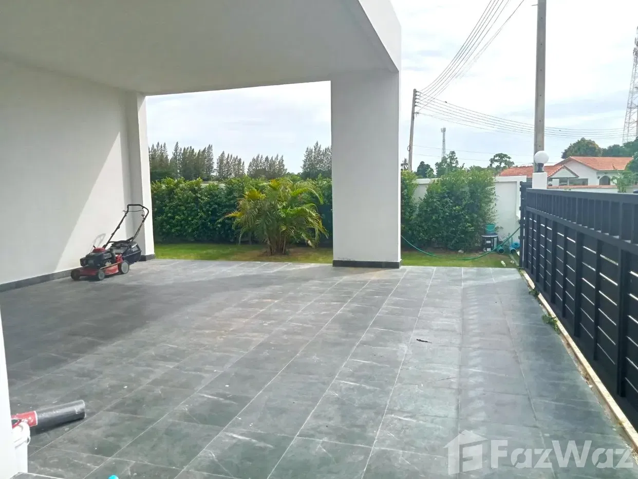picture Luxurious 4-Bedroom Villa with Private Pool for Sale - 4/20
