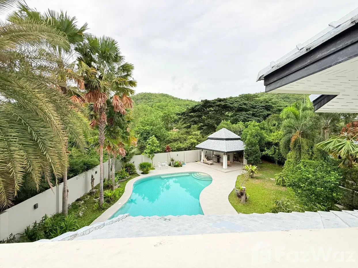 picture Rare 5-Bedroom Villa Near Hua Hin Town with Mountain Views - 34/44