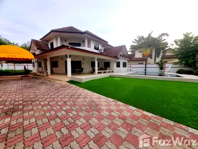 Houses for rent Pornprapanimit Road : 3 Bedroom Villa for rent in Pong, Chon Buri
