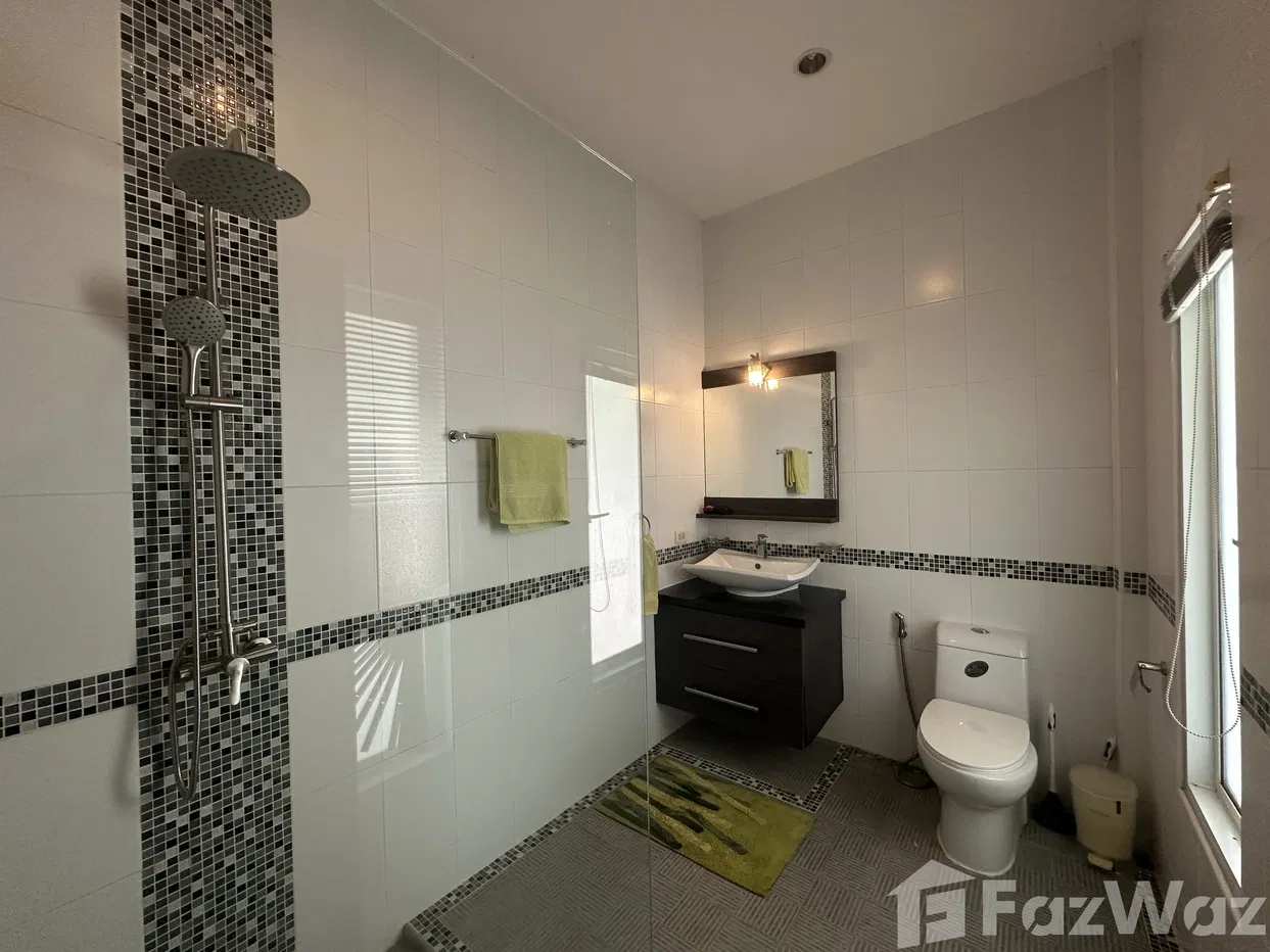 picture Large Private 4 Bedroom Pool Villa with Guest House - 18/31