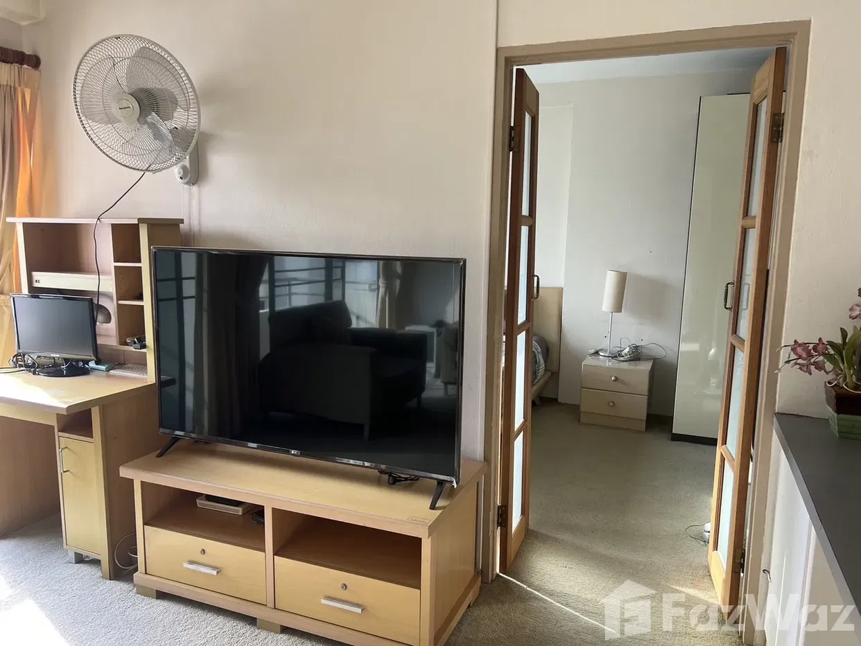 picture 2 Bedroom Condo for sale at Saranjai Mansion - 3/10