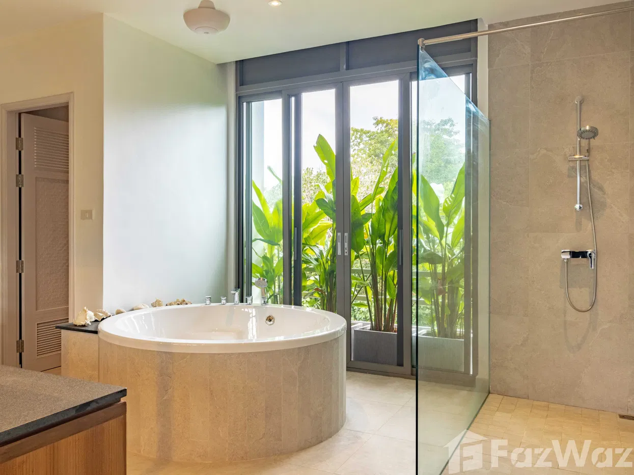 picture Stunning beachfront penthouse with a private pool and 3 bed - 32/35