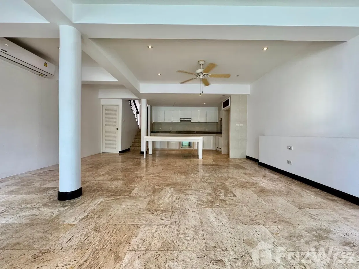 picture 3 Bedroom Villa for sale at Loch Palm Golf Club - 22/34