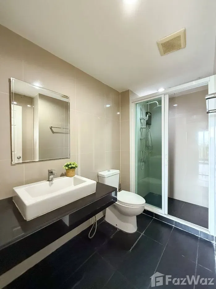 picture Newly Renovated - 10/11