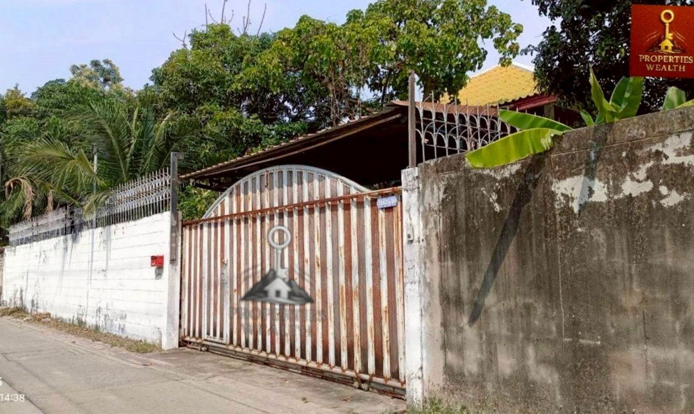 picture Call : 098-885-4878 House with land, good location, Soi Bearing-Bangna. Price negotiable (Sale by owner) - 2/14