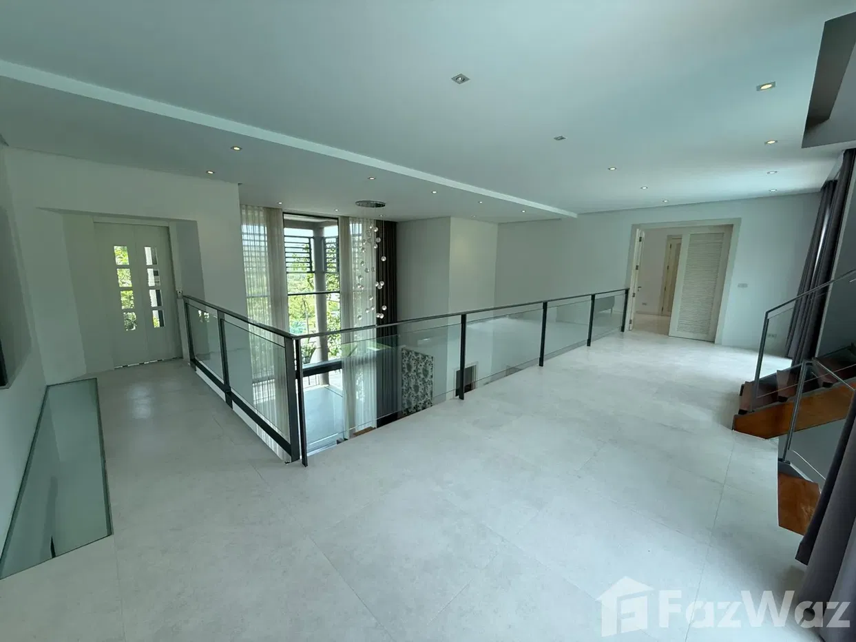 picture Exceptional 4-Storey Villa at Black Mountain Golf Resort - 82/83