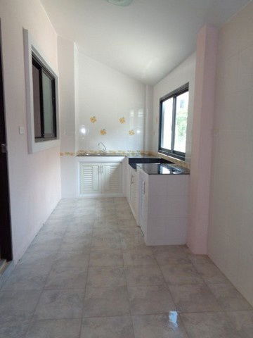 picture FOR SALE  TOWNHOUSE PROPERTY  2168000 BAHT. - 6/8