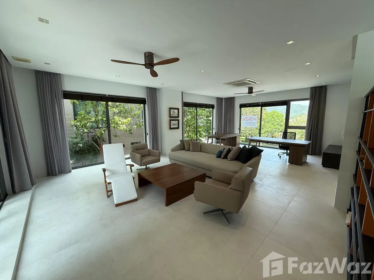 picture Exceptional 4-Storey Villa at Black Mountain Golf Resort - 37/83