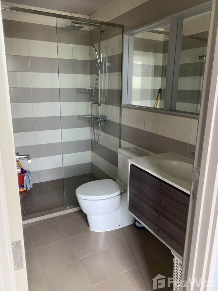 picture A Luxurious Piece of Comfort: Get Ready to Splurge on this Prime Condo! - 6/6