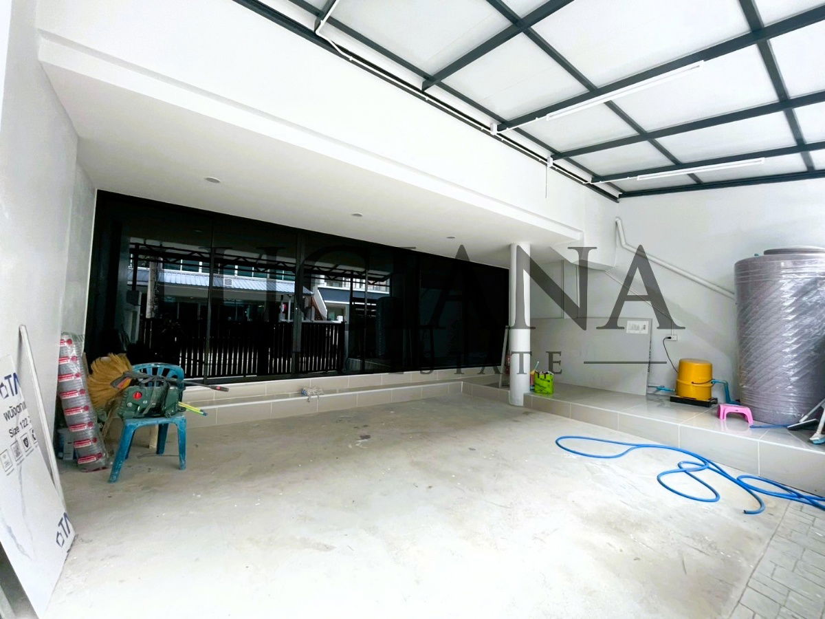 รูป 🏡 ให้เช่าทาวน์โฮม 3 ชั้น หลังมุม ใกล้ MRT สุทธิสาร ทำเลทองสำหรับอยู่อาศัย & โฮมออฟฟิศ! ✨ - รูปที่ 2/15