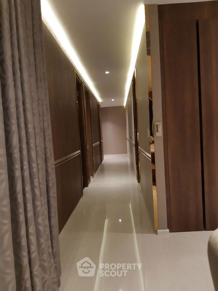 picture 3-BR Condo at Menam Residences in Wat Phraya Krai (ID 1817057) - 10/12