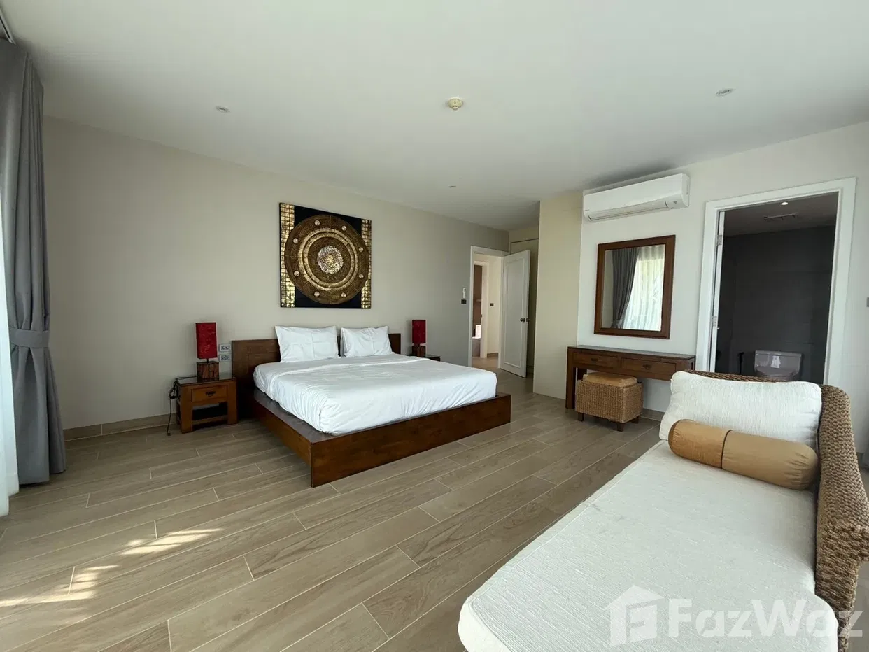 picture Newly Renovate 3 bedroom Condo at The Breeze - 20/39