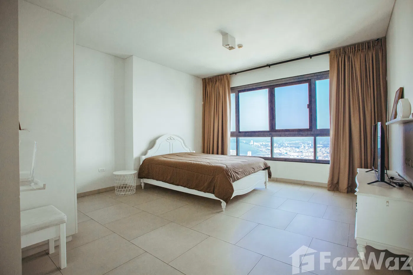 picture Duplex 3 bed 4 bathroom in Zire Wongamat in North Pattaya, - 9/12