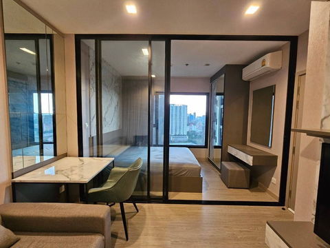 Condo for rent the politan rive