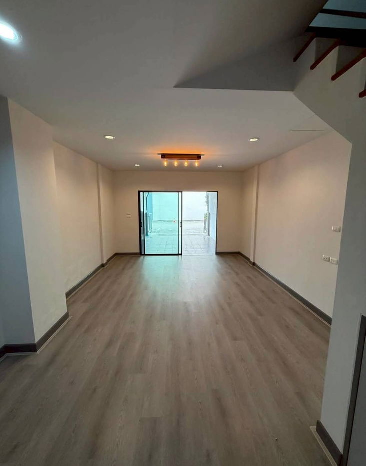 รูป บ้านรีโนเวทใหม่ หมู่บ้านซิตี้พลัส 🏡 หนองจอก 2 ชั้น 1.79 ลบ. ถูกกว่าโครงการ! - รูปที่ 3/11