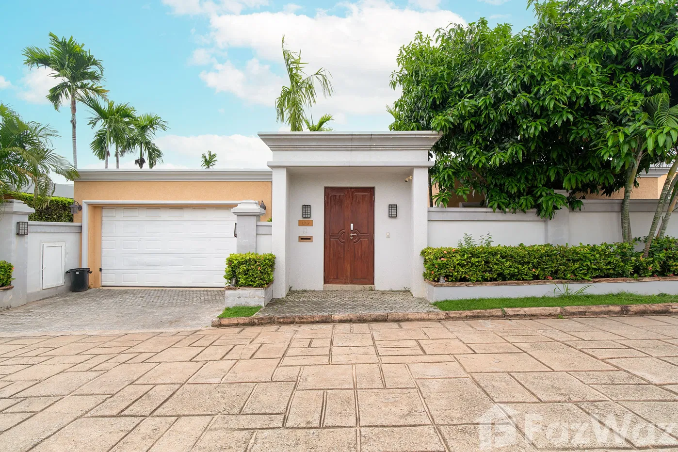 picture Luxury Vintage 3BR Villa with Pool, Garden & Bathtubs - 65/68