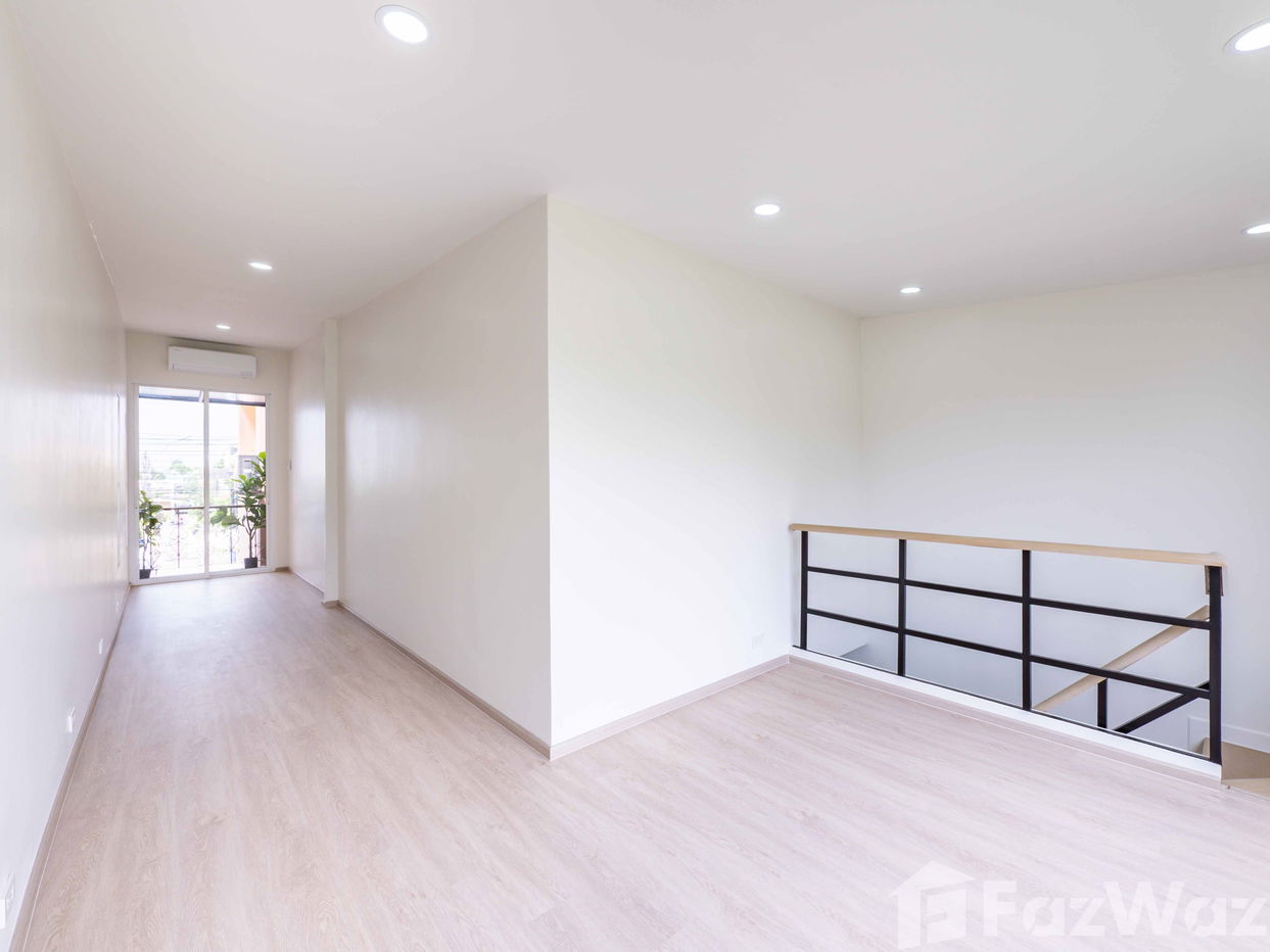 picture 3 Bedroom Townhouse for sale in Chalong, Phuket - 8/21