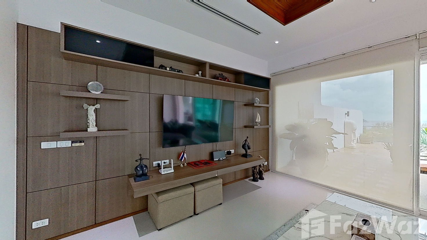 picture Stunning Sea View Pool Condo - 8/19