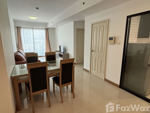 Almost new with easy access to the gym and swimming pool