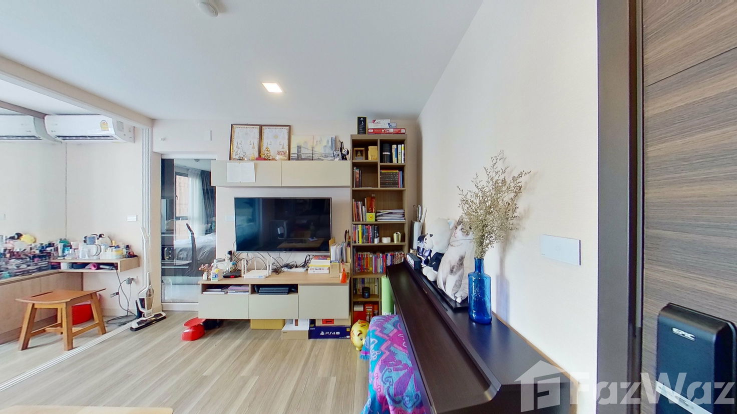 picture A lovely and cozy room!! - 3/8
