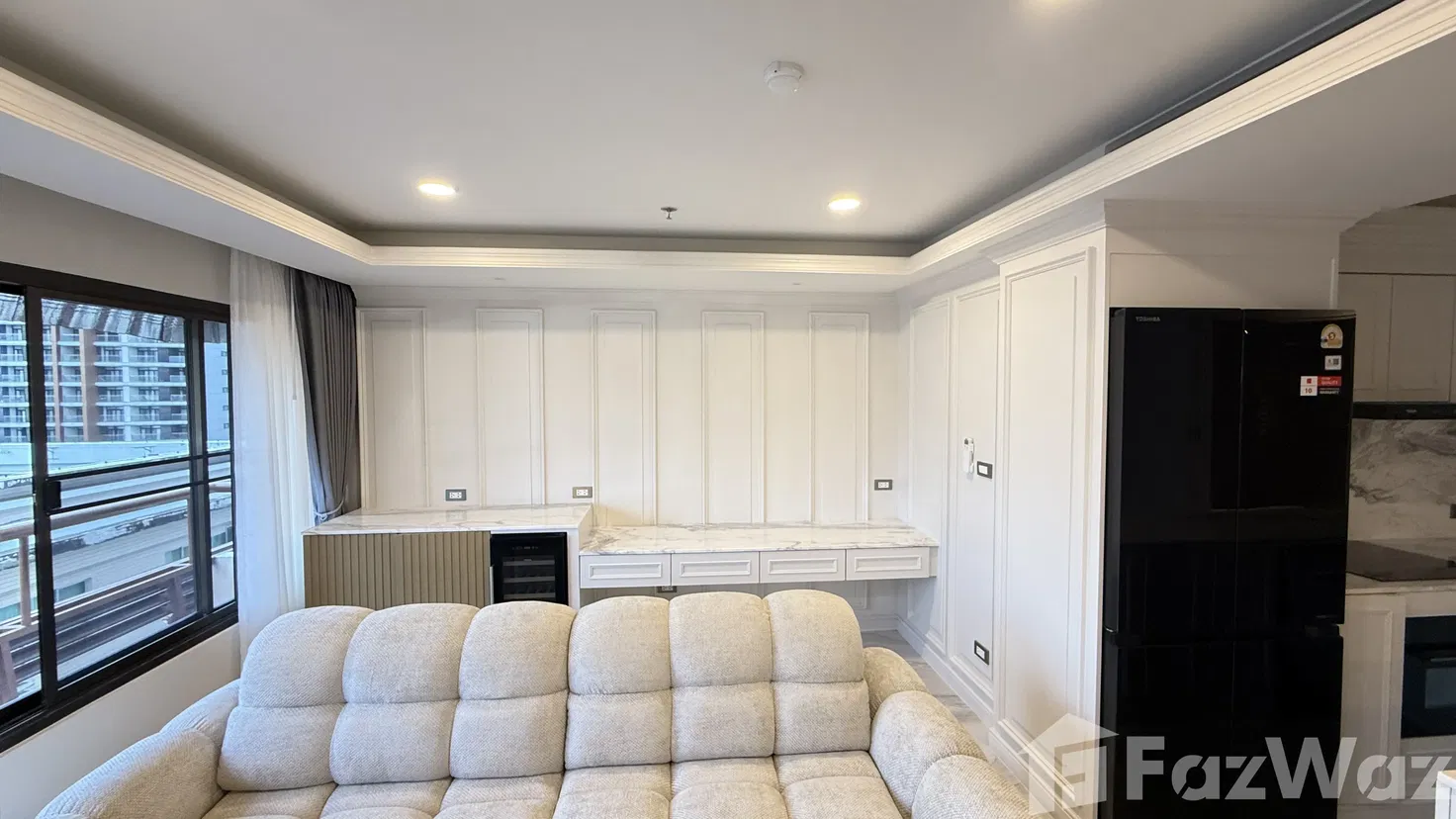 picture Two Bedrooms Condo For Sale & Rent - 10/28
