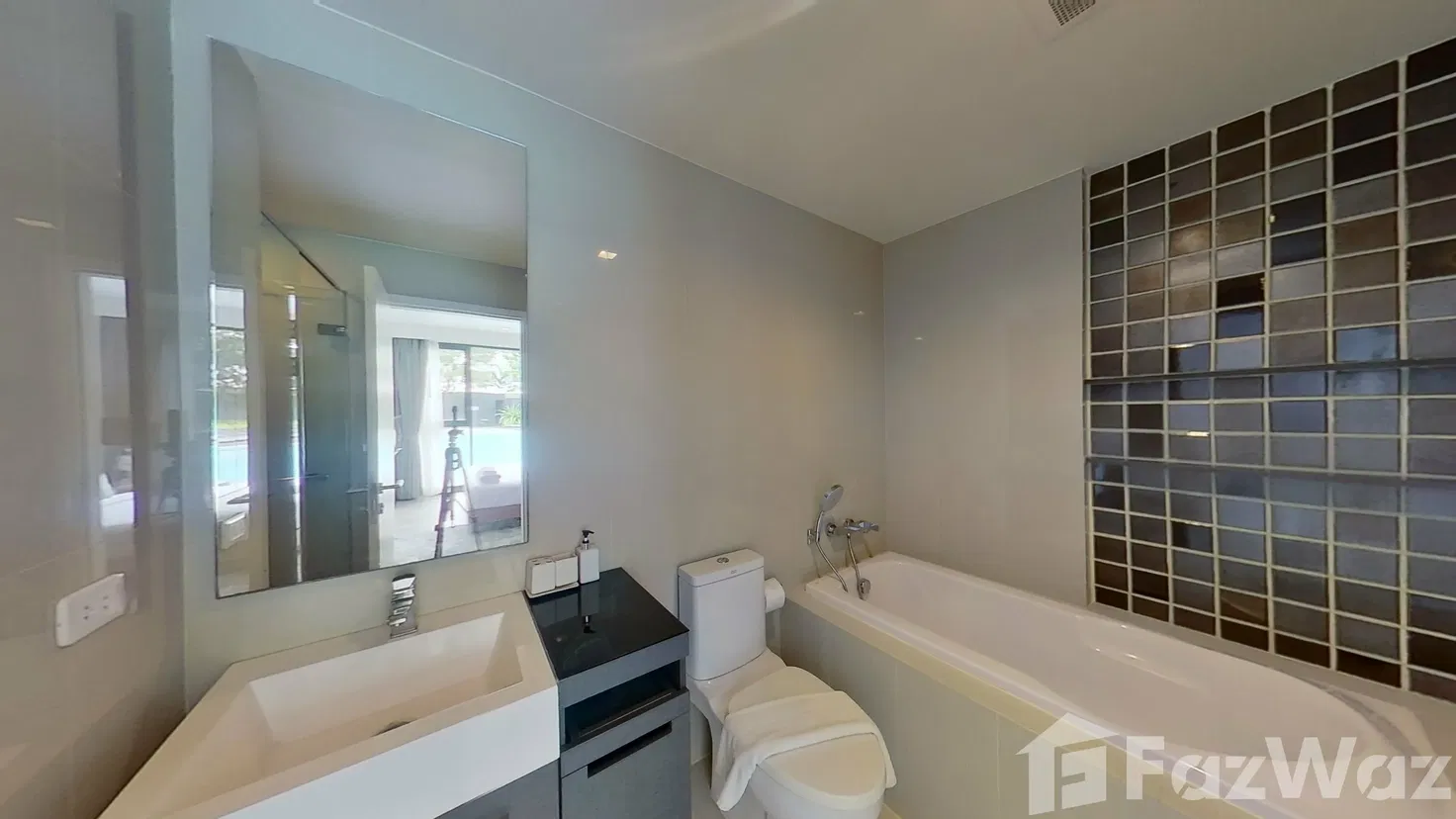 picture Gain Big - "Two-Bed Stunner" in Prime Patong Real Estate for Just ฿15,000,000! - 7/9