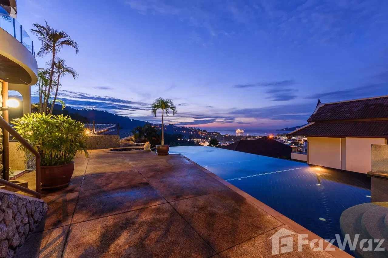 picture Stunning seaview townhouse with shared pool and garden. - 4/30