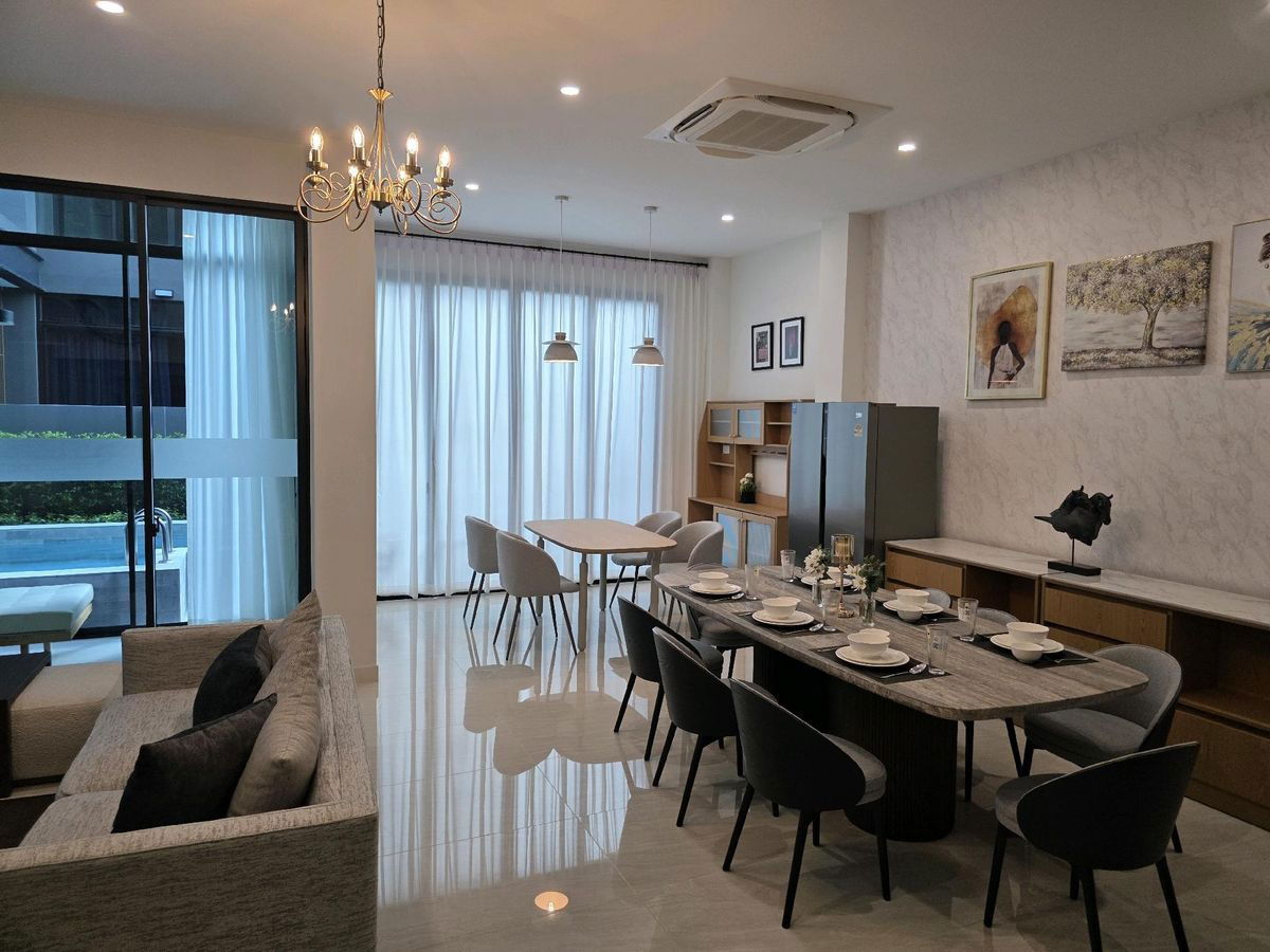picture For Rent: 3-Storey Detached Private Pool Villa, Super Luxury Level, in the Liab Duan–Ramintra Area. - 6/31