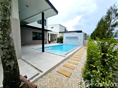 Houses for rent Super Cheap Market : 4 Bedroom Villa for Rental at Nimman Village