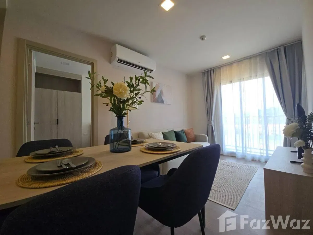 picture beautiful 2 bedrooms freehold with open view top floor - 4/8