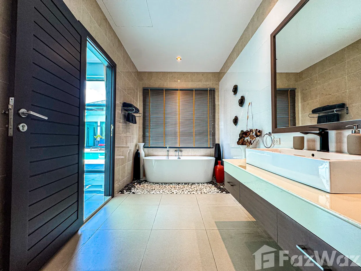 picture 4 Bedroom Villa for sale in Rawai, Phuket - 12/76