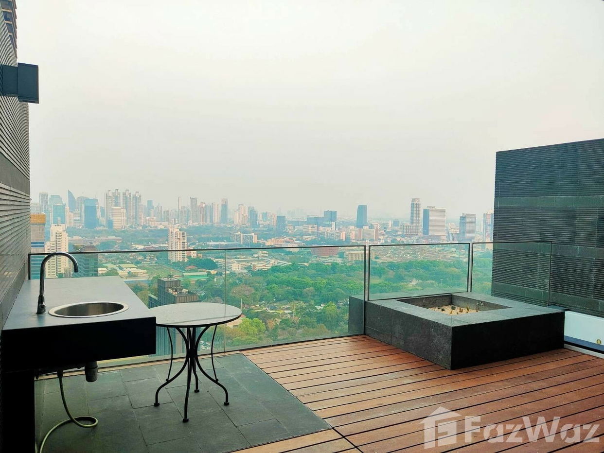 picture 185 Rajadamri It is near Skytrain Rajadamri station 350 mete - 5/10