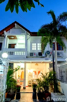 Townhouses for sale Prachaubkirikhan : 2 Bedroom Townhouse for sale in Nong Kae, Prachuap Khiri Khan