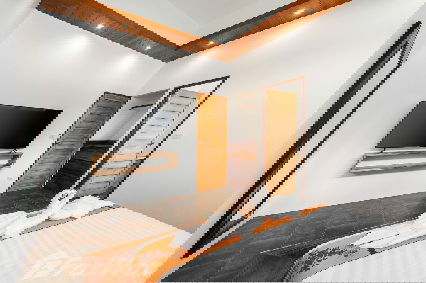 picture Real Estate of Royalty: 200 SqM Villa for Rent/Sale in Ang Thong! - 8/16