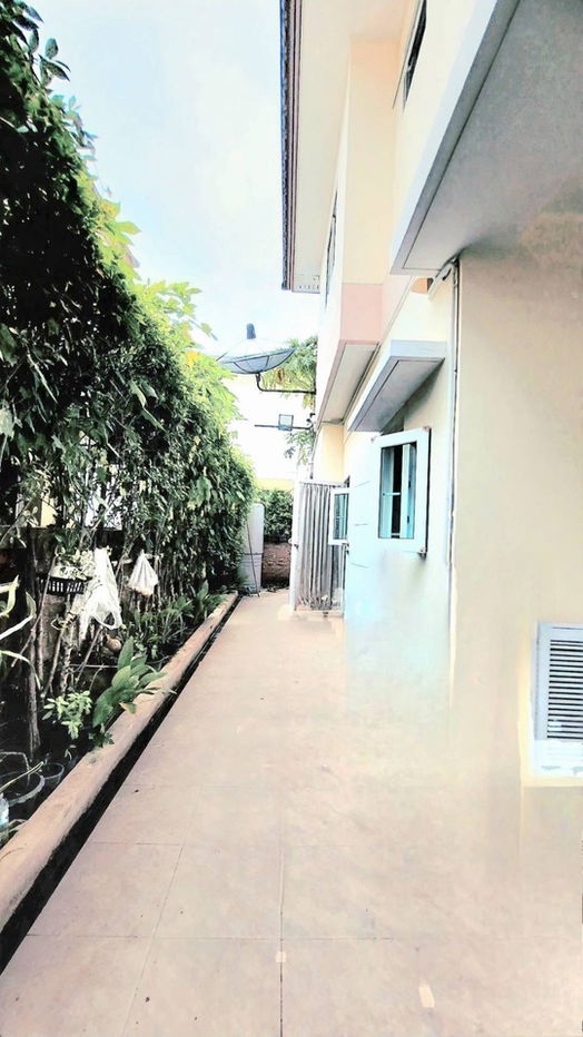 picture Ready-to-Move-In Home at Le Neo 2 – Upgraded & Value-Packed! - 14/14