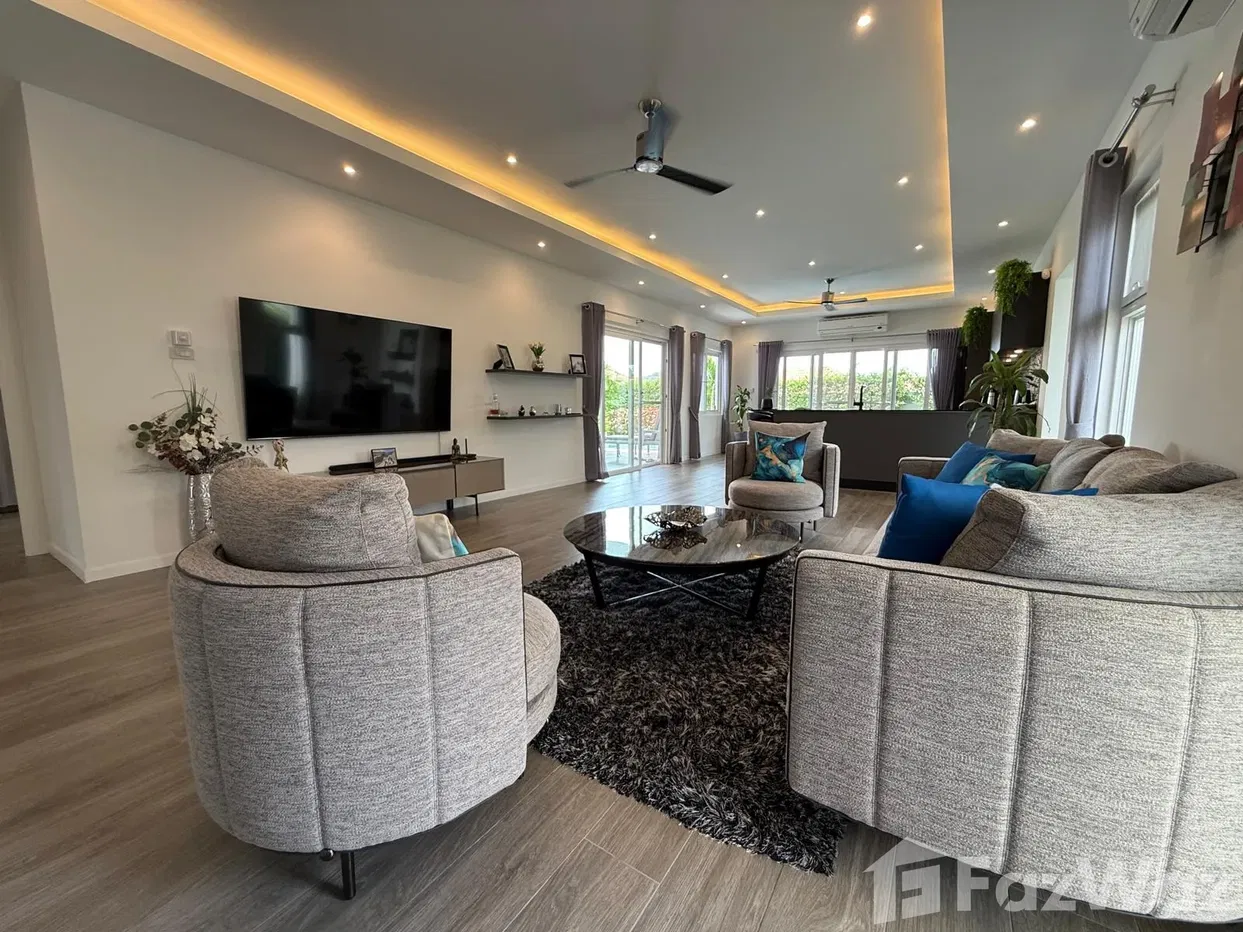 picture Spacious 3 bed 2 bath Home with Scenic Views and Privacy - 25/50