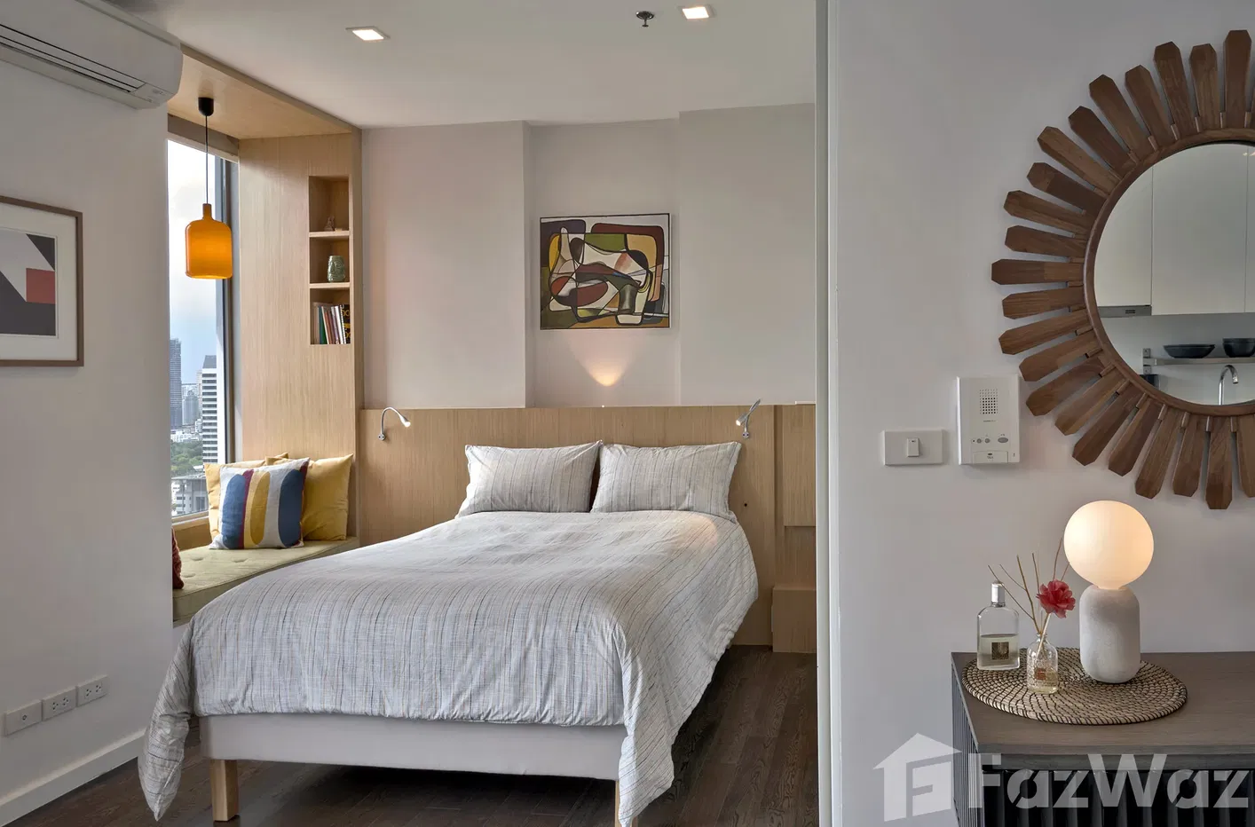picture Mordern high floor unit priced to sell - 3/11