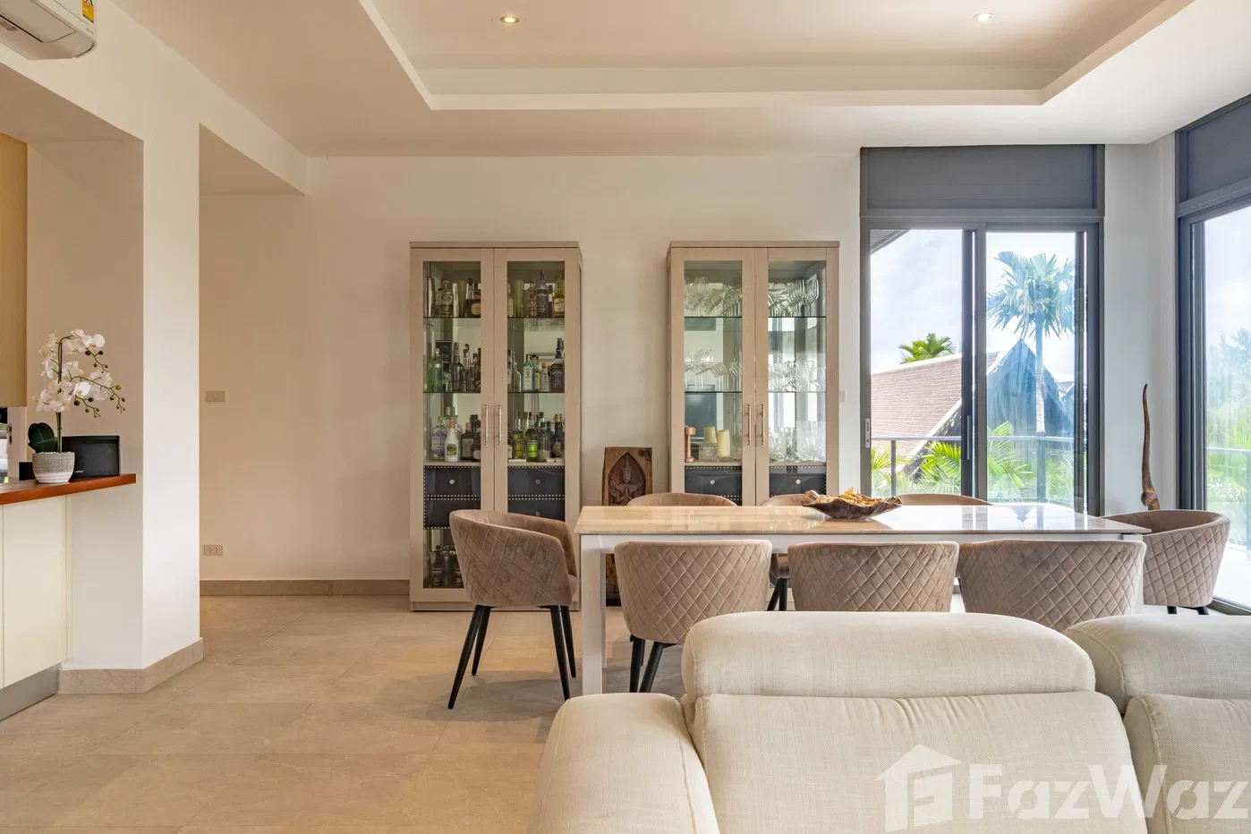picture Stunning beachfront penthouse with a private pool and 3 bed - 15/35