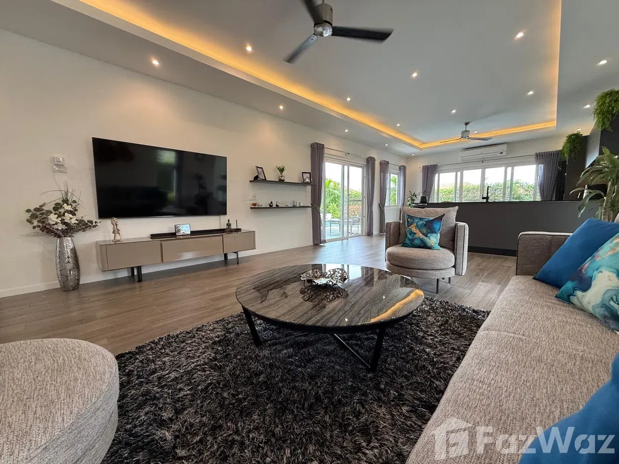 picture Spacious 3 bed 2 bath Home with Scenic Views and Privacy - 23/50