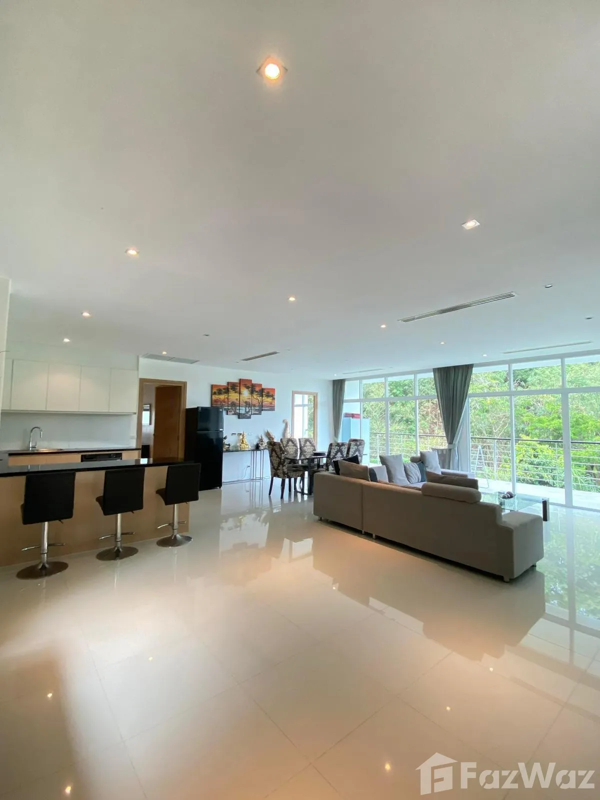 Spacious 3 Bed Freehold Condo in Kamala 5586857