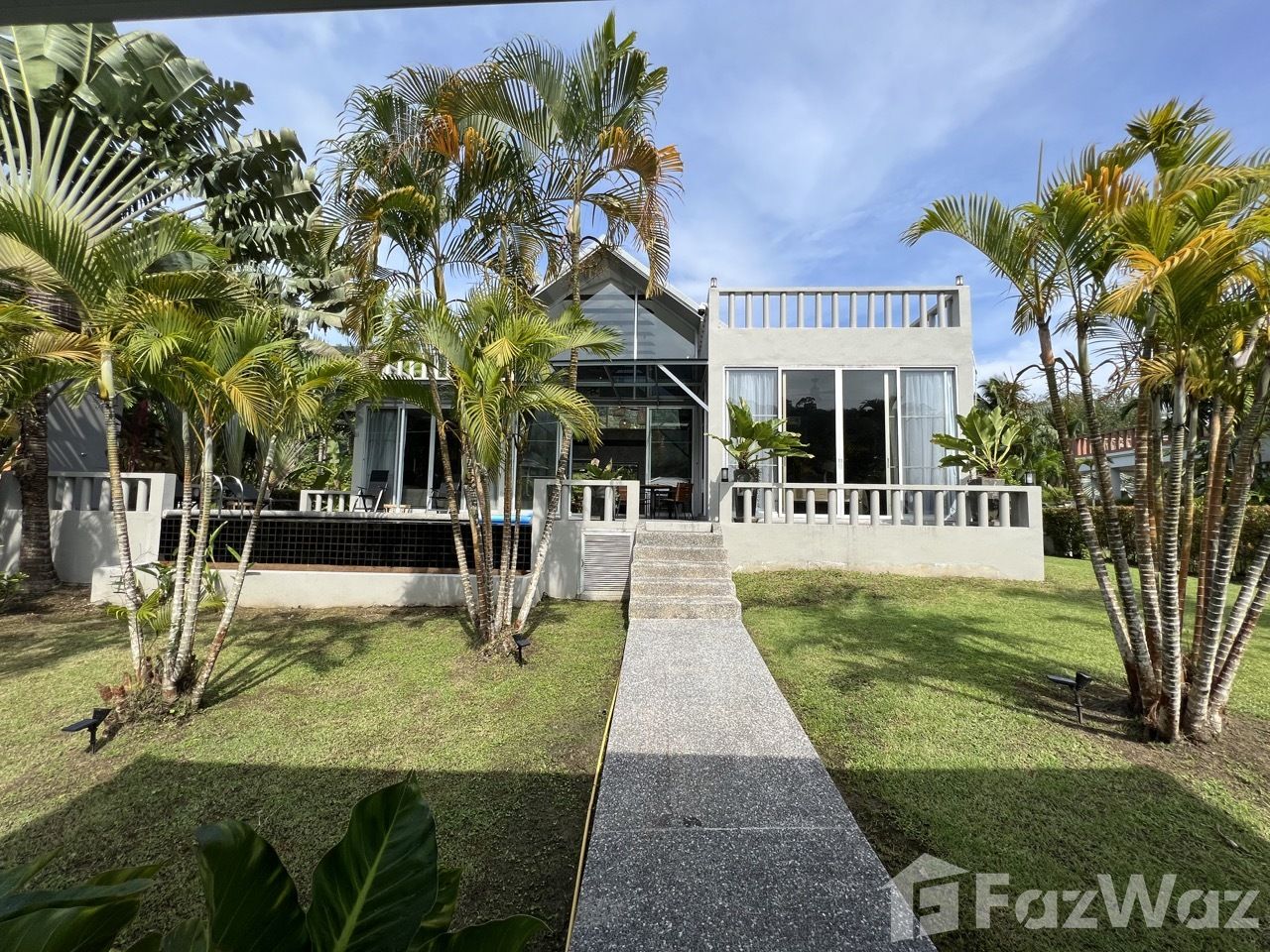 Renovated 4 Bedroom Lakefront Villa in Casa Sakoo 1172248 - image 3